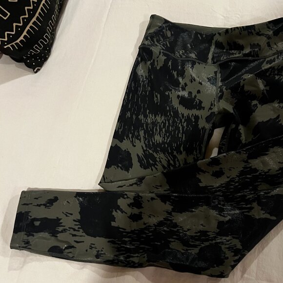 Gloss Leggings In Cow S - Picture 8 of 9